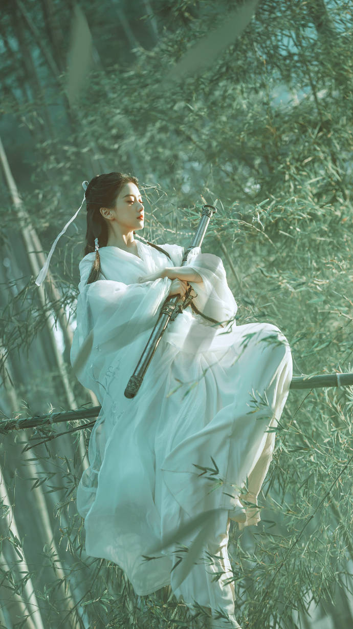 原创            包上恩演侠女跟魔教少主虐恋！她舞剑太惊艳，美得太权威