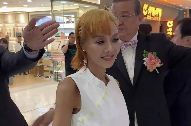 香港知名女星头重脚轻，身材比例失调，复出后拒绝再有性感演出