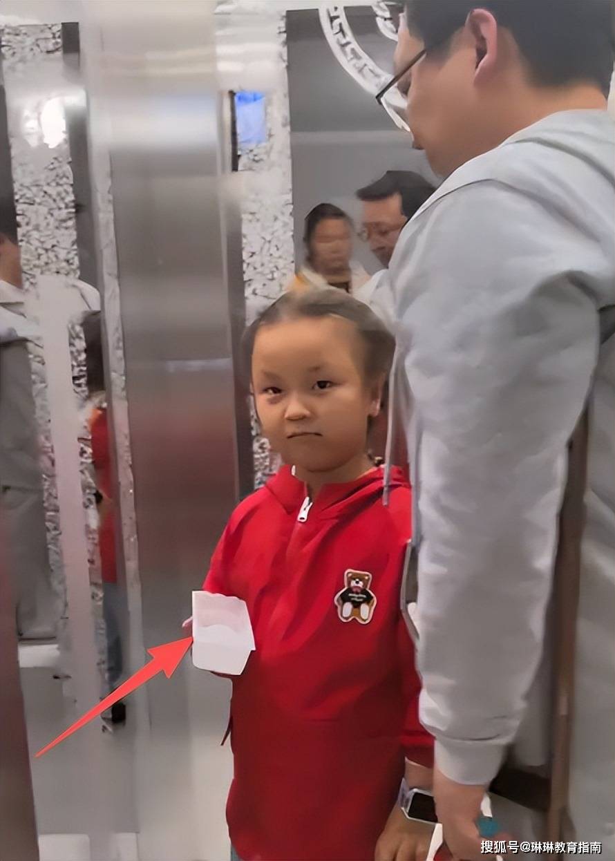 原创            “女儿都糖化脸了，你还给她吃曲奇！”两代小糖人，暴露家长低认知