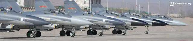 三代同堂！央视首次出现歼-11、歼-11BS、歼-11BG同框画面