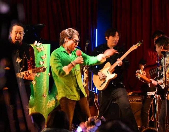 最“2”的一天，GALA乐队在三里屯造了个梦