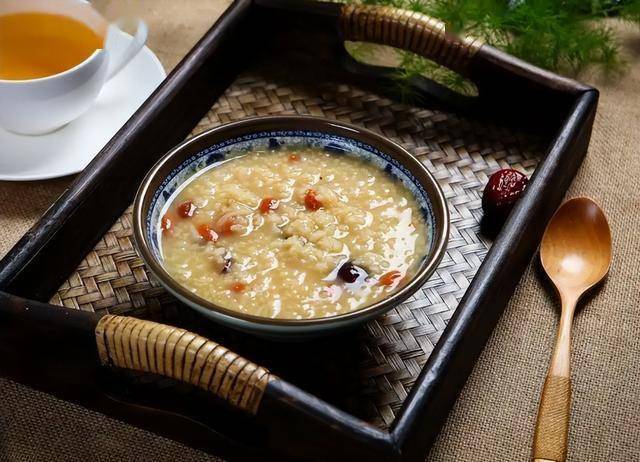 医生怒斥：再这样喝粥，你的胃就废了！2种喝法，不但伤胃还致癌