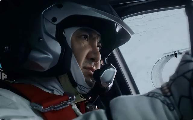 原创            飞驰人生3成系列新高，全男阵容狂揽33亿，没女主角反成票房密码