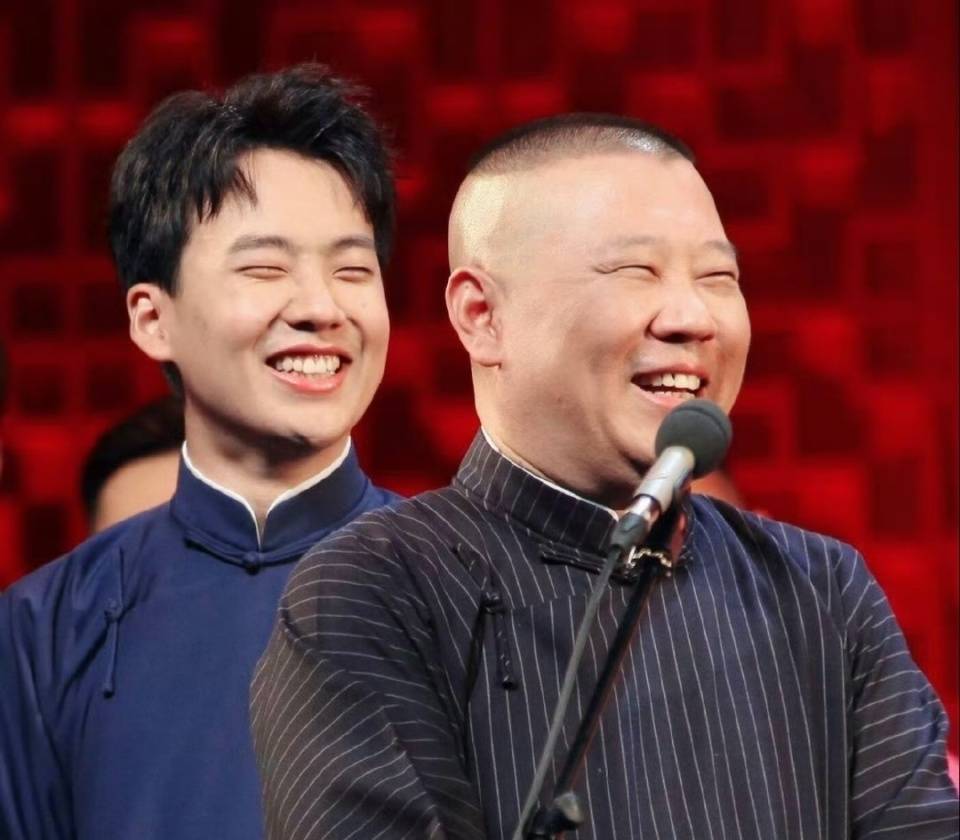 原创            郭德纲催婚儿子郭麒麟，德云社都是你的，儿子反倒让父亲再争气点