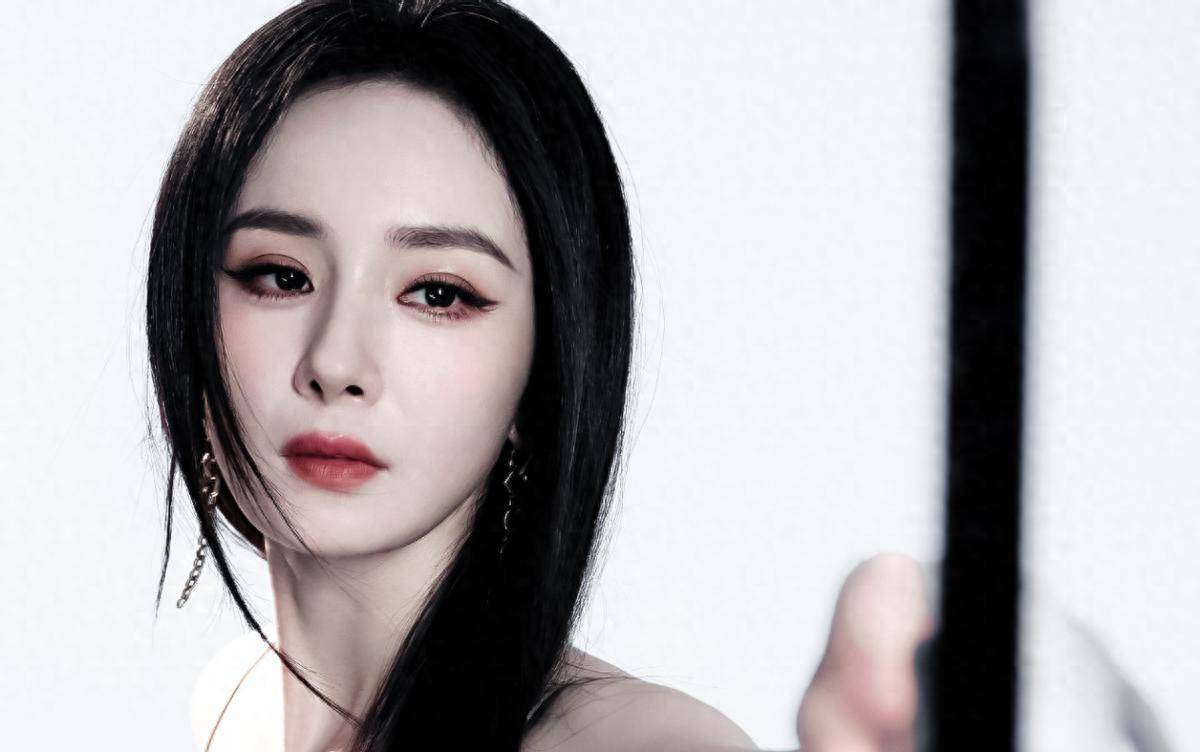 《惊蛰无声》倒挂严重，两男主令人失望，杨幂惊艳却惹票房质疑