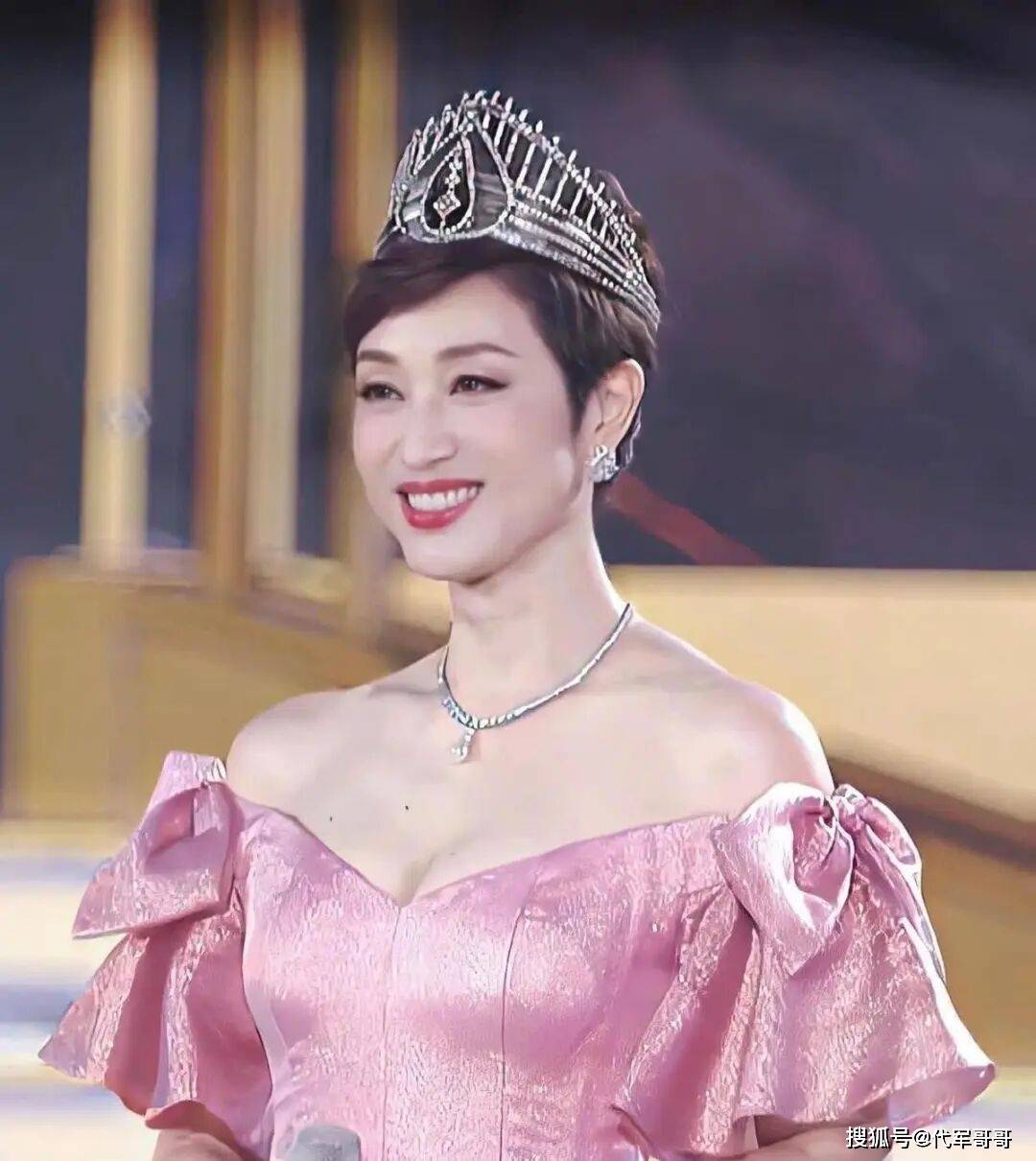 原创            57岁陈法蓉近况曝光！经历三段失败恋情，如今尽情享受单身生活