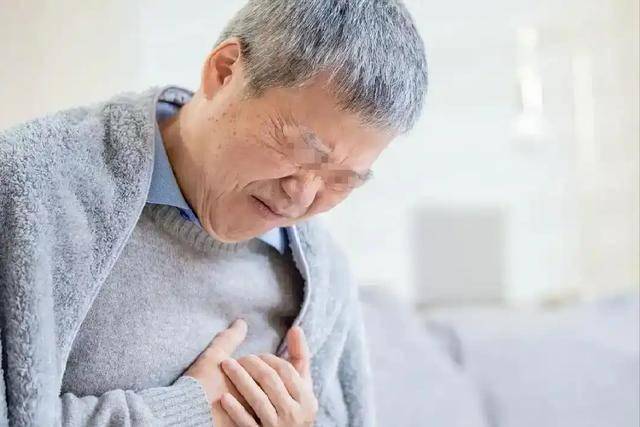 冠心病凶手被查出，是熬夜的好几倍！警惕：这几事最容易伤心脏