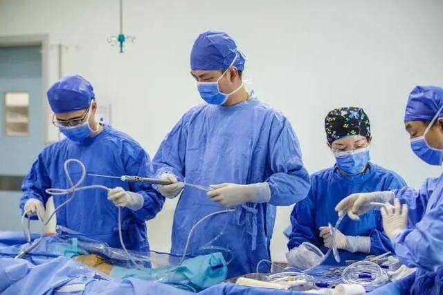 匠心守健康 妙手护脊梁——走进邵阳市中心医院骨科与脊柱外科