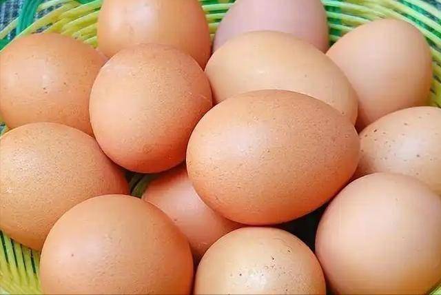 坚持早饭一个鸡蛋的人，身体会有什么改变？医生：4种益处很明显