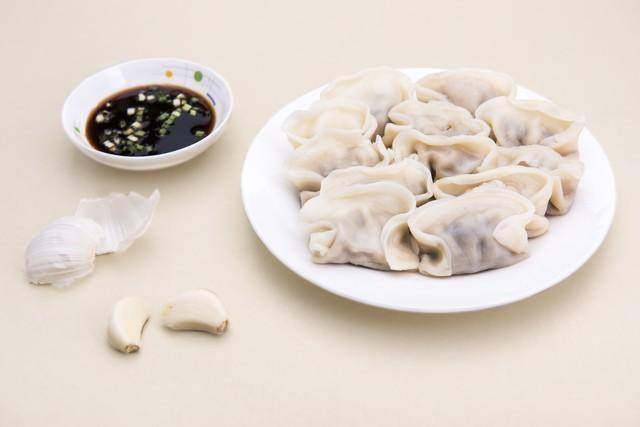 饺子再次被关注！提醒：糖尿病人在吃饺子时，有4件事要注意