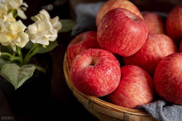 苹果再次被发现！医生发现：糖尿病患者常吃苹果，或出现4种变化