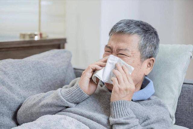 医生指出：免疫力低下者若补足维生素D，换季感冒频率或降低60%