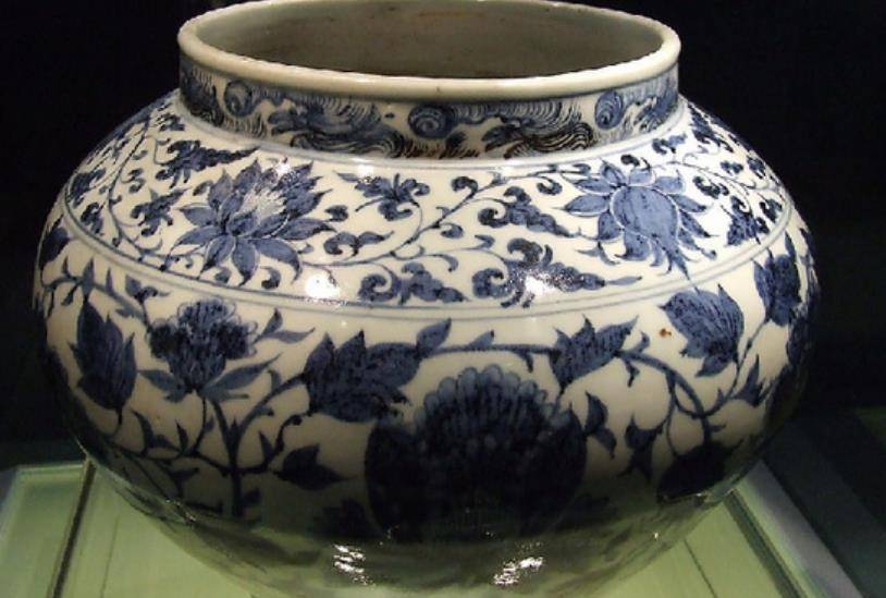 鉴宝大师马未都：鉴别瓷器戴手套的要么是外行，要么是骗子