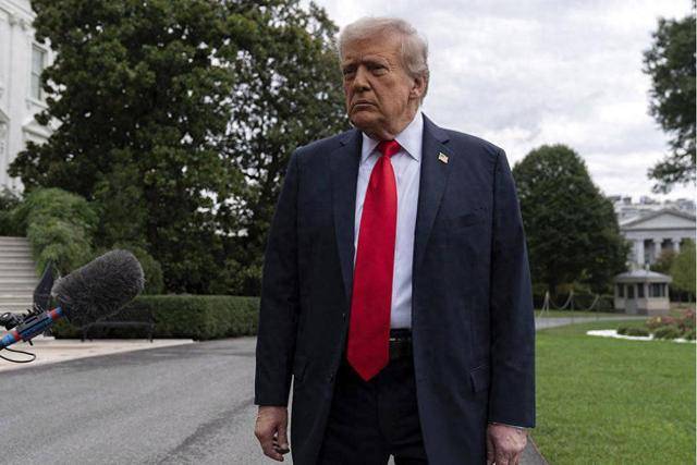 美国全球加税15%，只有中国例外，特朗普递来的橄榄枝，中方接不接？