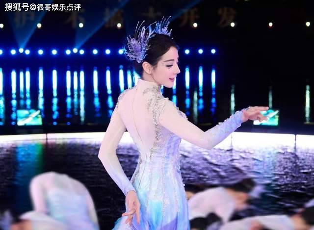 原创            2026央视春晚全复盘：顶流炸场、国风封神、科技破圈，这一夜承包全网热搜