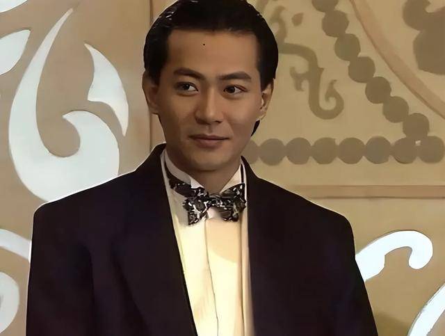 恭喜！知名港星爱子求婚成功，女方气质非凡，二人疑爱情长跑多年