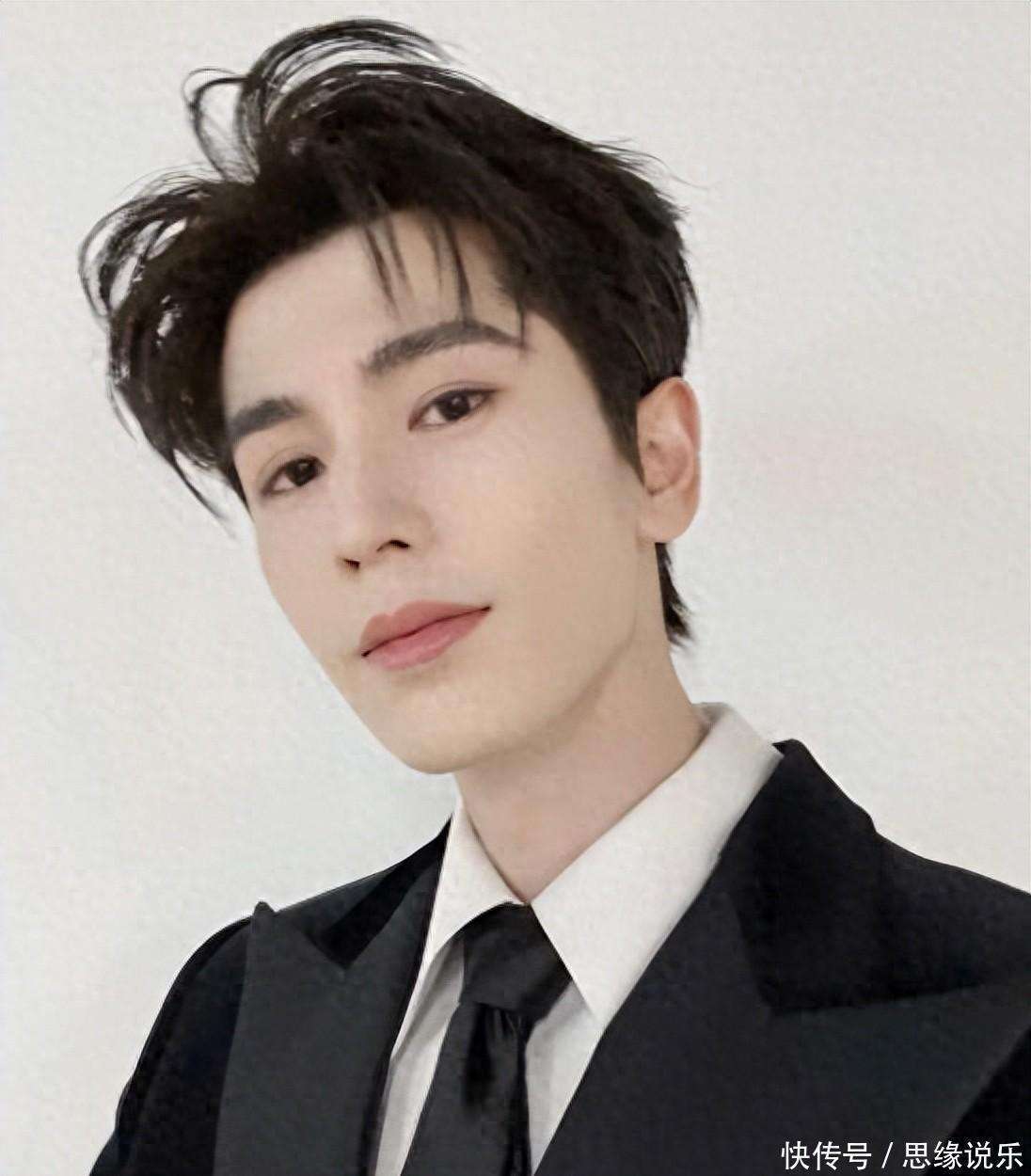 原创            张凌赫颜值在线，出演热门古装剧，却因综艺上的一句话被骂！