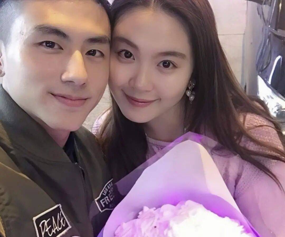 TVB男星宣布和圈内大6岁女友分手，结束长达超10年姐弟恋