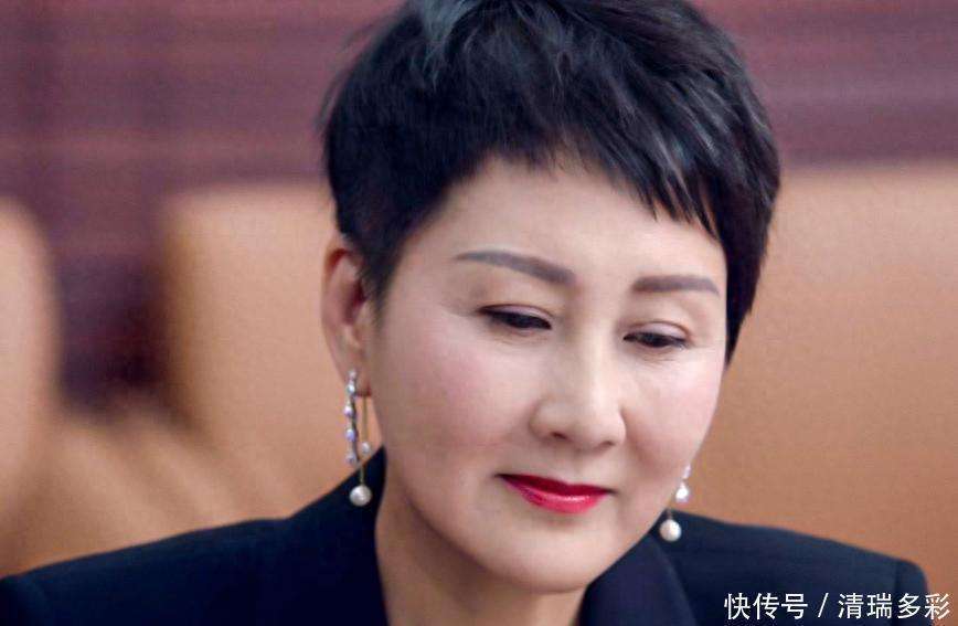 原创            打压同行，割粉丝韭菜？64岁的张凯丽，终为狂妄付出代价