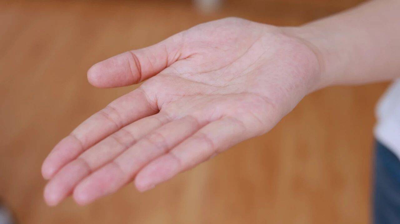 原创            肝不好，手先知、脚提醒、脸求救，这几种异常表现，愿你一个不占