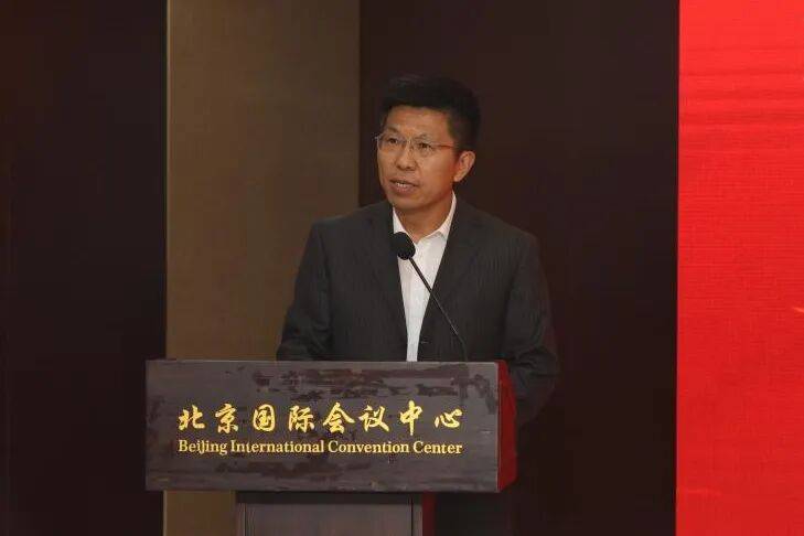 中戏党委书记，转任院长