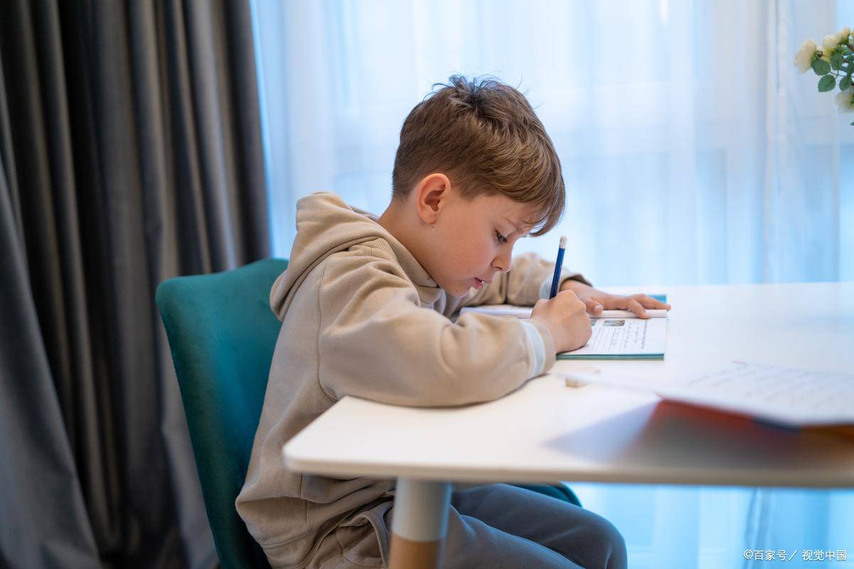 亲子沟通的艺术：这三本书让爱不再“词穷”