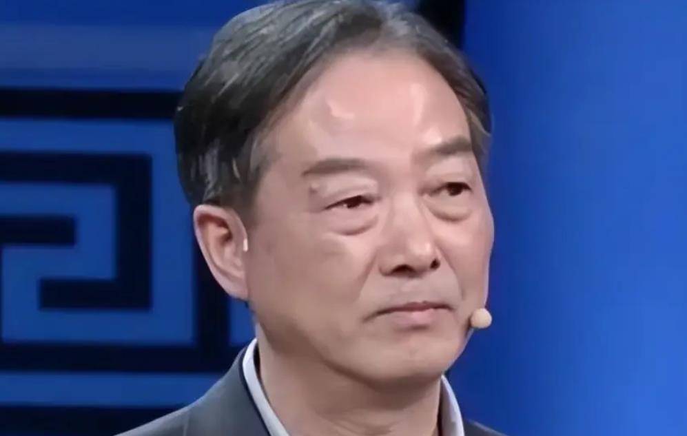 农村大爷拿祖传玉器来鉴宝，想送未来儿媳当见面礼，专家：别冲动