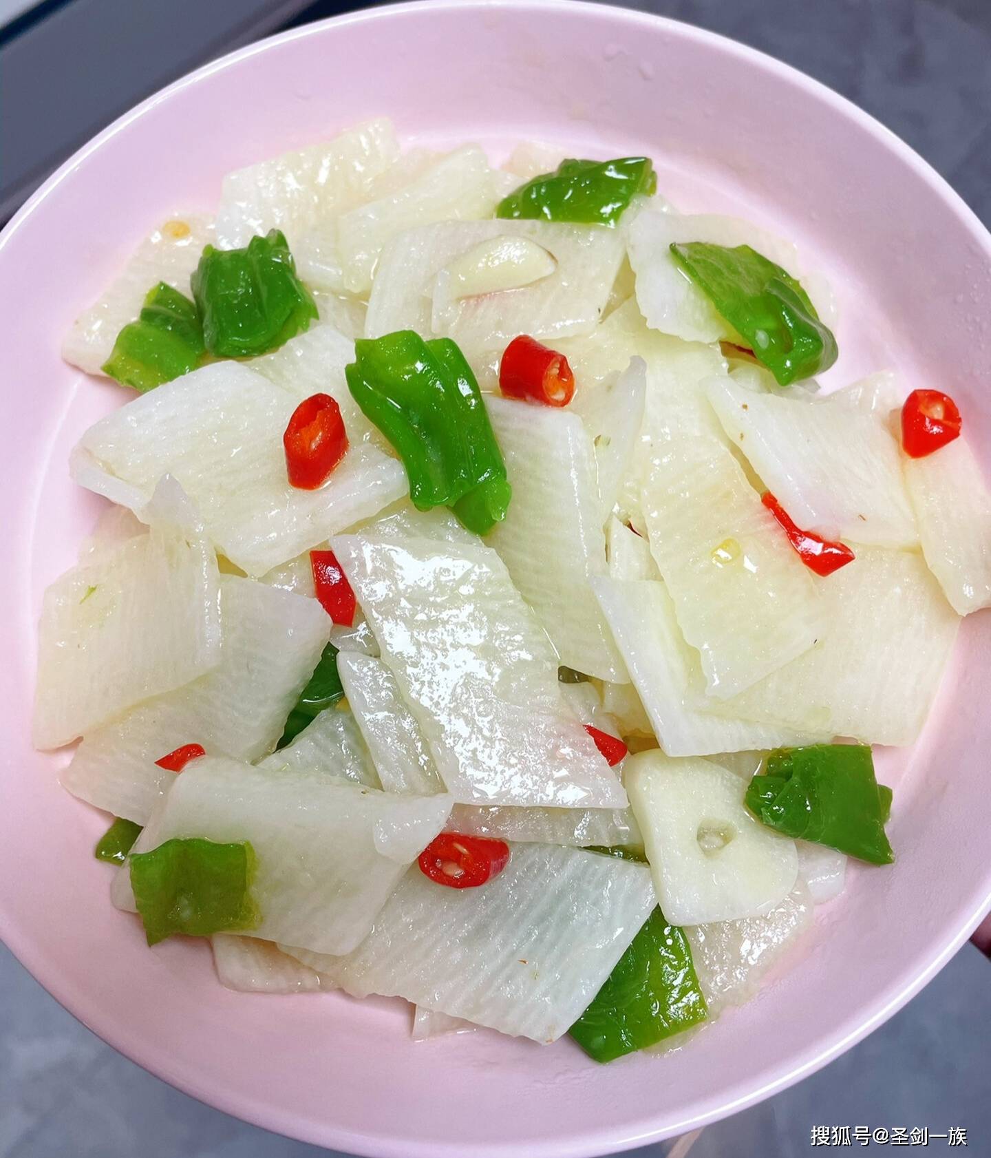 中老年人要懂得忌嘴，少吃白菜萝卜，多吃8类，增强体质顺利迎春