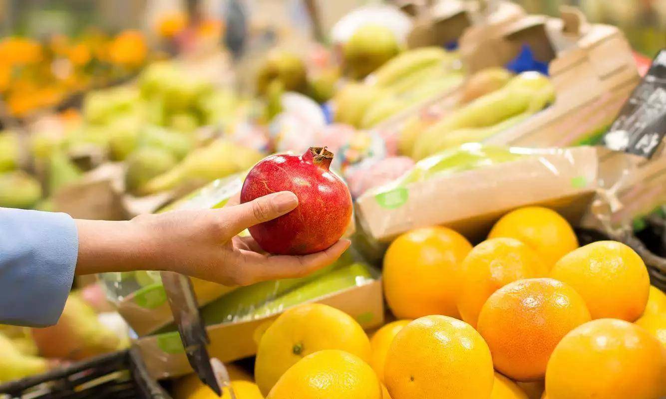 葡萄是痛风“催化剂”？想尿酸正常，这5种水果别碰！