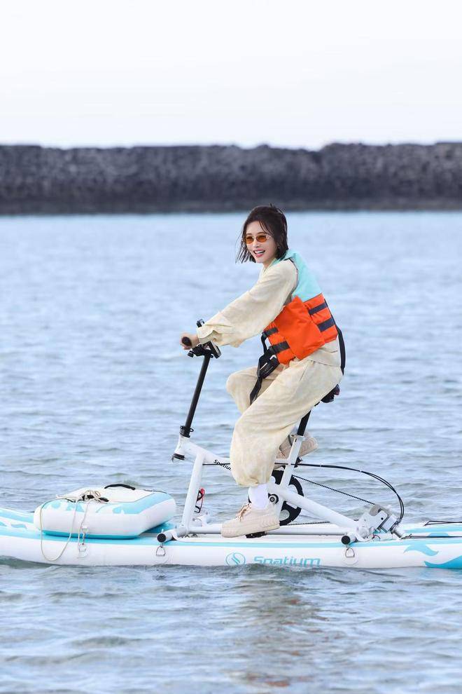 原创            王传君武大靖空降！《亲爱的客栈》三傻合体，王鹤棣秒变团宠