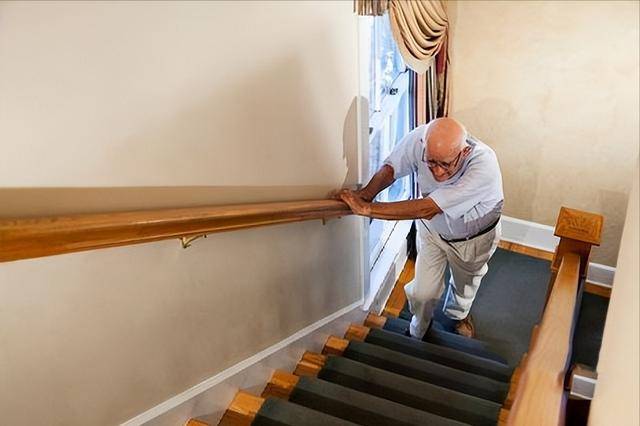 原创            医生提醒：糖尿病早期不是口渴，而是身体出现3种异常，一定留意