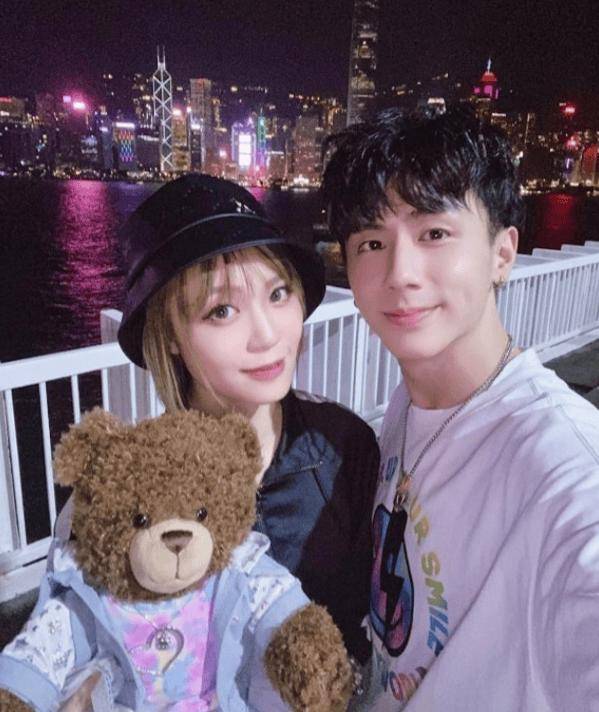 TVB小花宣布与《爱回家》男星分手！无剧姐弟恋拍拖逾十年！发文：仍是彼此挚友