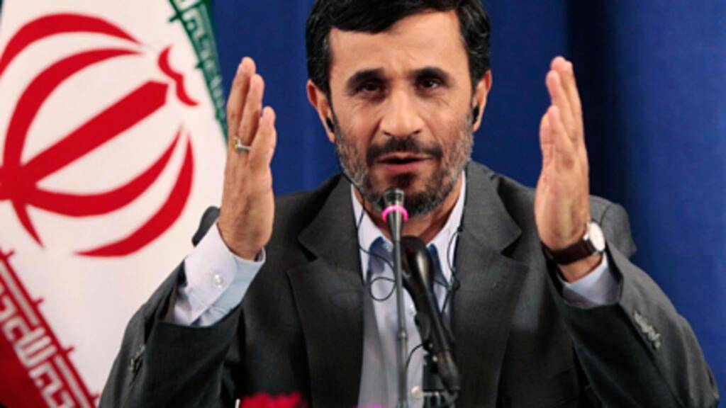 69岁伊朗前总统内贾德遇袭身亡，从铁匠之子成长为总统，高举反美大旗，开创首位非神职人员担任总统先例