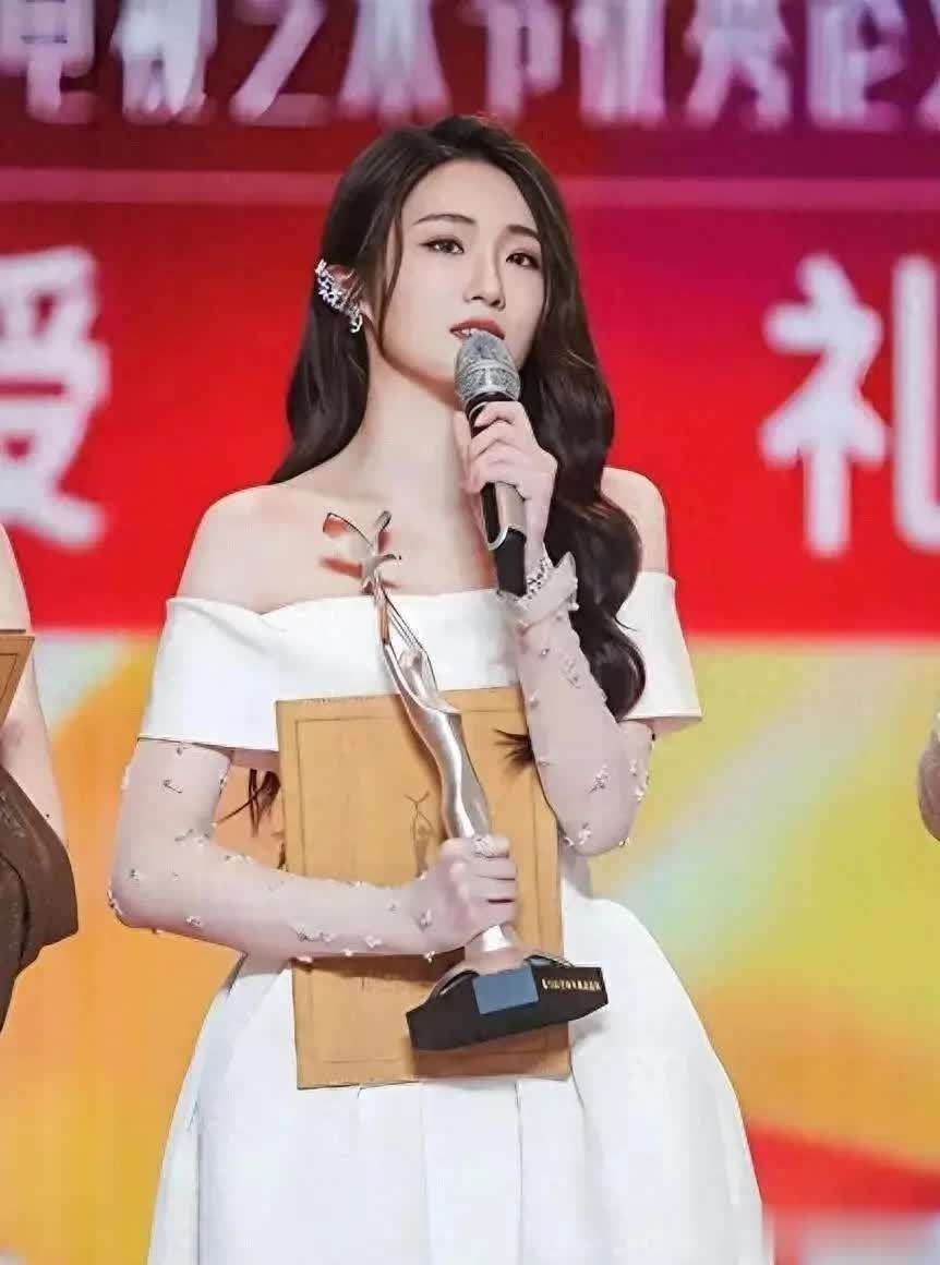 原创            张凯丽女儿张可盈参加演综，曾提名金鹰奖最佳女配