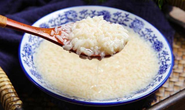 醪糟再次成焦点！医生发现：高血糖患者常吃醪糟，或出现3改变