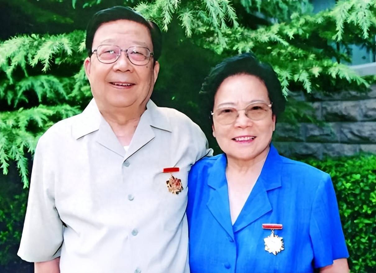 原创            演员王遐100岁病逝！丈夫是名导谢铁骊，谢导逝世后她单身11年