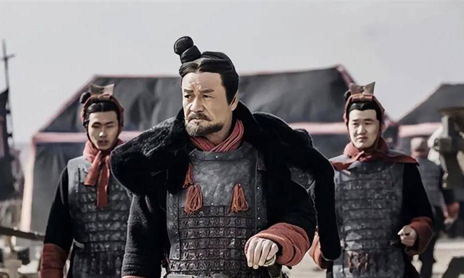 原创            将军自知功高震主，主动告老还乡，秦始皇：朕不杀你，你安心留下