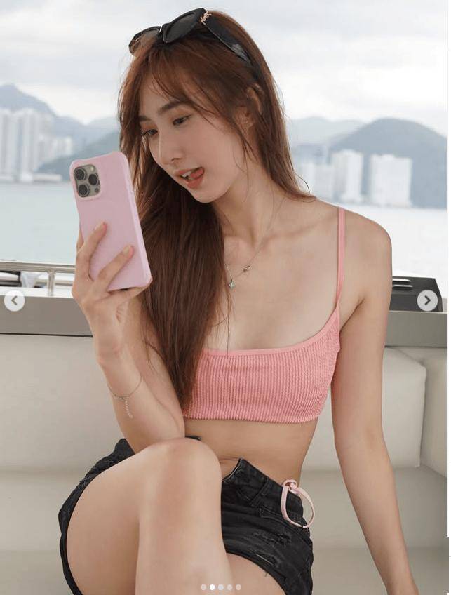 TVB小花人设崩塌！直言不会退出娱乐圈！不开心妈妈在夜总会工作被爆出