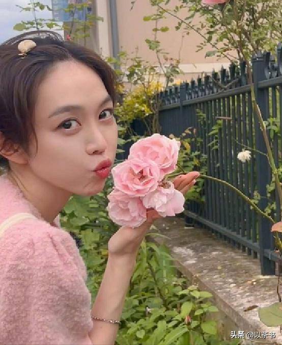 姜妍：与朱雨辰5年恋情因妈宝男分手，后嫁银行行长生活低调安稳