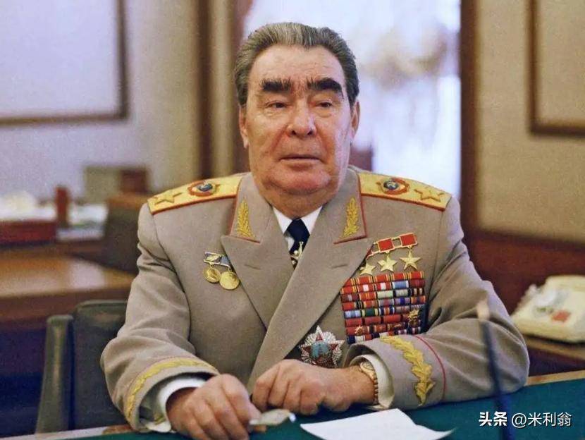 原创            一生共获得114枚勋章，勃列日涅夫为什么痴迷于给自己颁勋章？