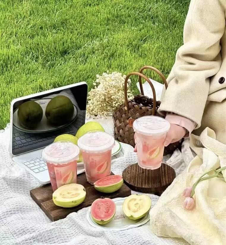 芭乐在年轻人间走红，茶百道新品首日热销40万杯｜新品速递