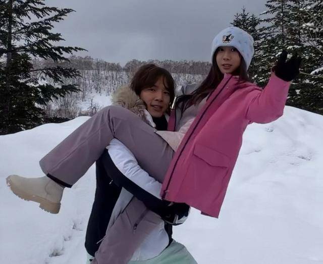 恭喜！香港知名星二代即将结婚，被富家公子男友求婚成功