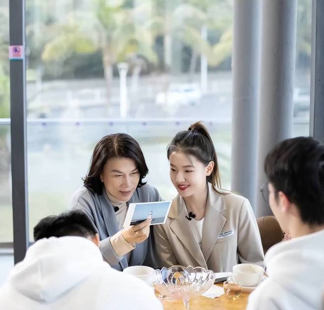 原创            孟羽童时隔5年再上《初入职场》，自曝给董明珠发海报