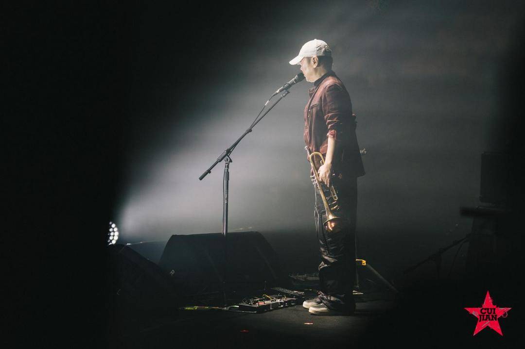 四十年前唱响《一无所有》 崔健今年5月再次在北京举办演唱会