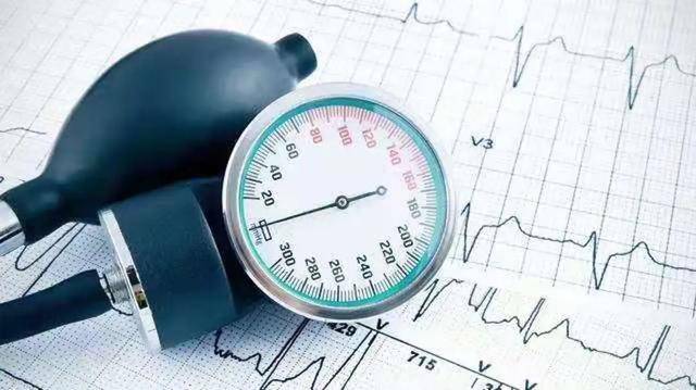 吃了降压药，血压还是居高不下？这2大生活因素，常常被忽略