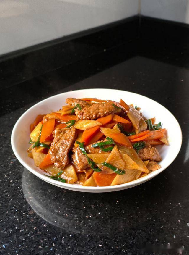 年纪大要管住嘴，元宵前后，少大鱼大肉，常吃4种，健脾胃增免疫