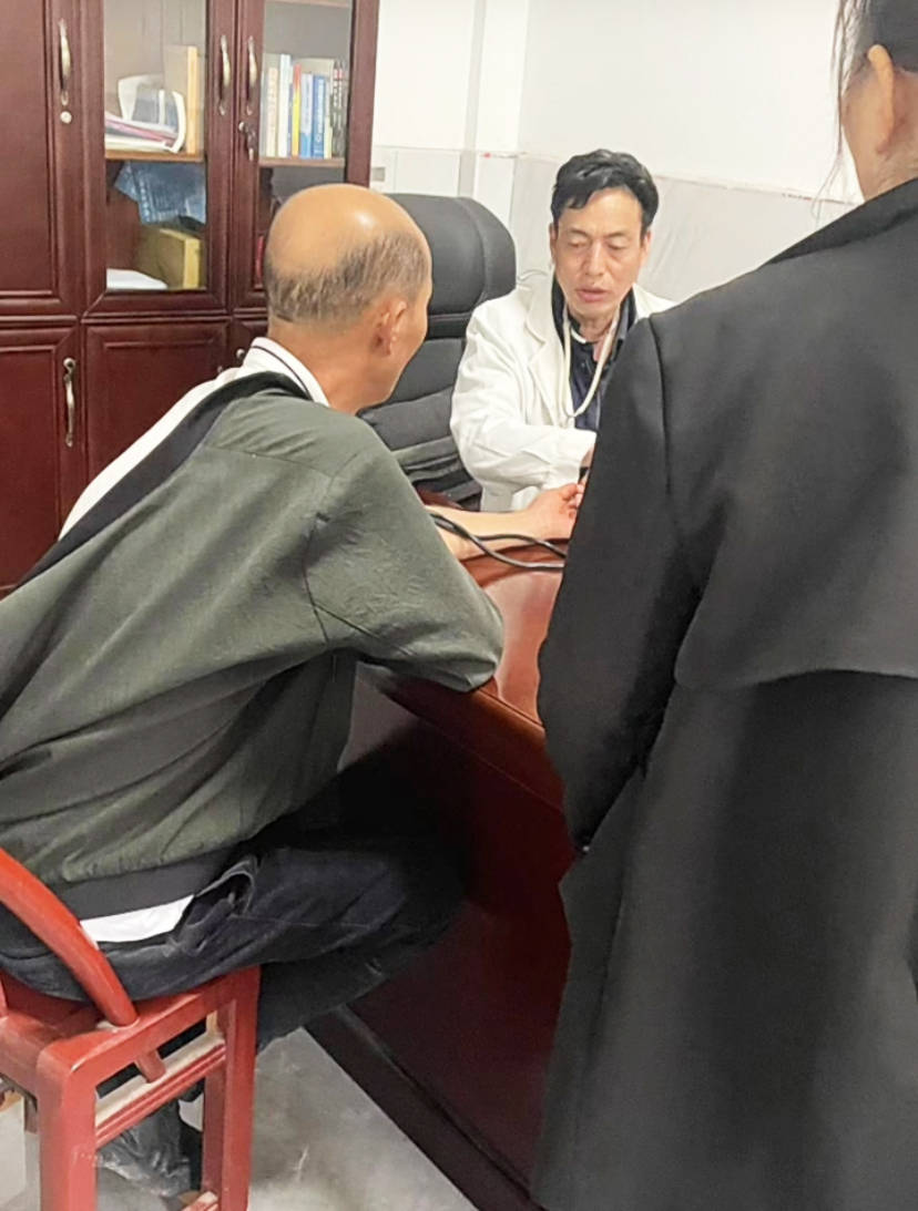 仁心铸医魂 妙方济苍生——记中医名家邓柏良的抗癌之路