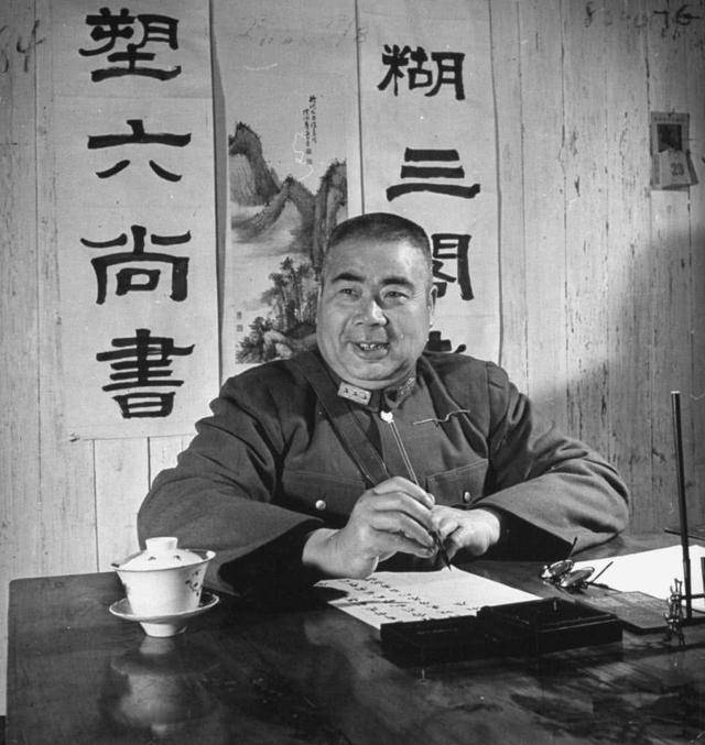 原创            郝梦龄抗日牺牲，子女流落街头卖茶水，冯玉祥大惊：请特批2万元