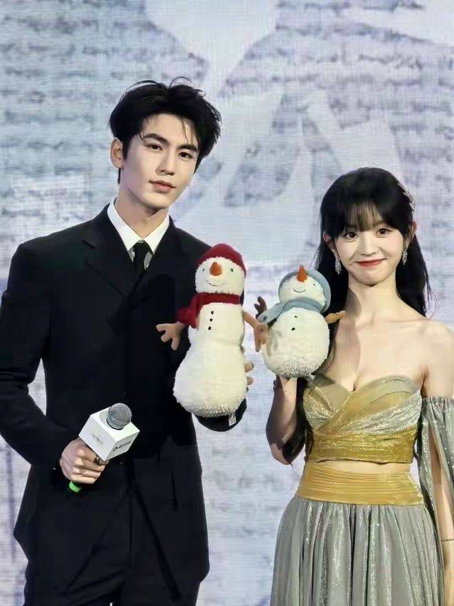 原创            墙倒众人推!跳梁小丑张凌赫跌落神坛，一句话惹众怒处境尴尬