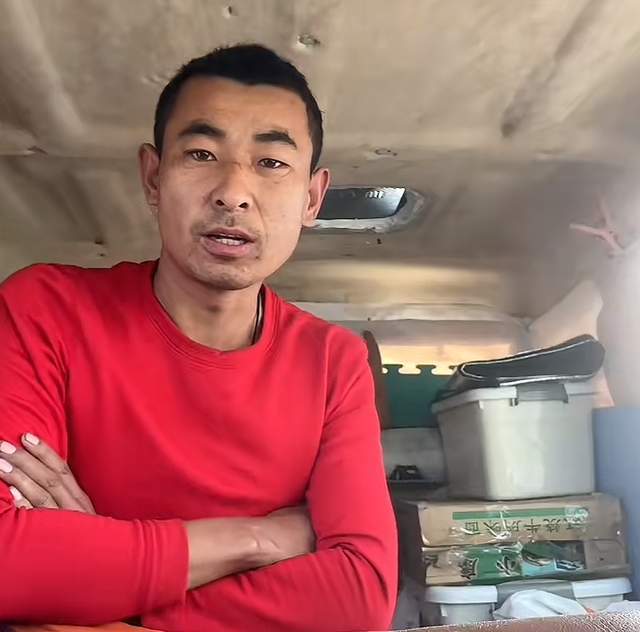 河北37岁网红“单腿哥”去世，疑因烧炭有关，一生凄苦无父无母